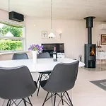 6 Person In Aabenraa-by Traum * 奥本罗