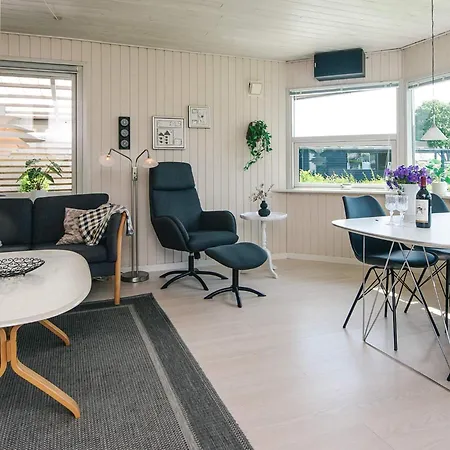 6 Person In Aabenraa-by Traum أبينرا