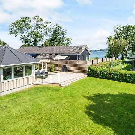 Holiday home 6 Person In Aabenraa-by Traum